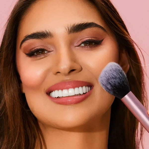 Real Techniques Everyday Essentials Makeup Brush Set With Miracle Complexion Sponge – Face, Eye & Cheek Kit