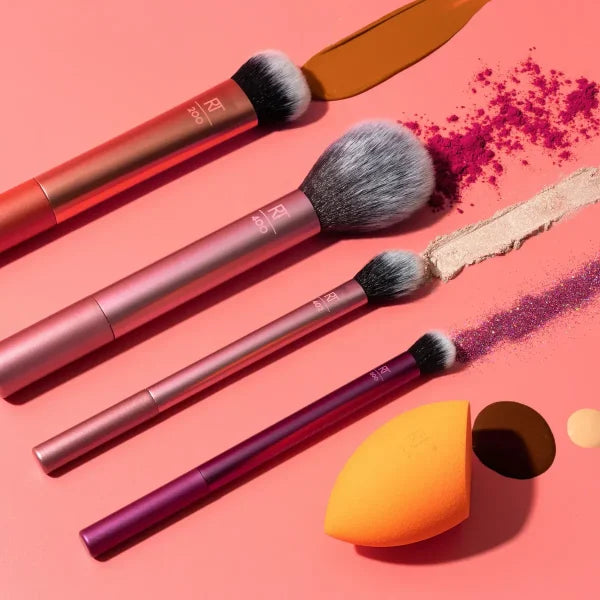 Real Techniques Everyday Essentials Makeup Brush Set With Miracle Complexion Sponge – Face, Eye & Cheek Kit
